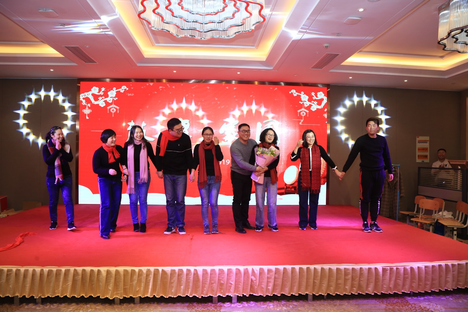 2019跨年会2.JPG